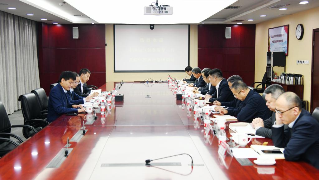 中國電氣裝備黨委常委、副總經理朱安珂到公司調研指導